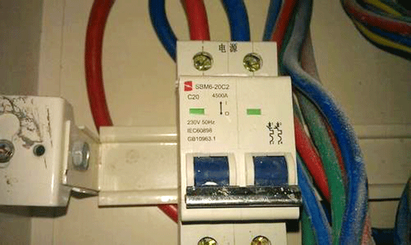 漏電保護裝置是造成西安西瑪電機頻繁燒毀的原因。