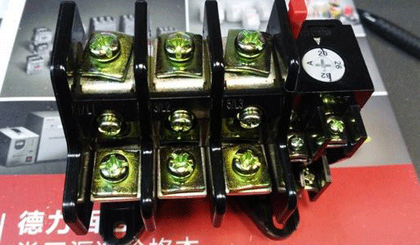如何正確選擇三相異步電動(dòng)機(jī)保護(hù)用熱繼電器？